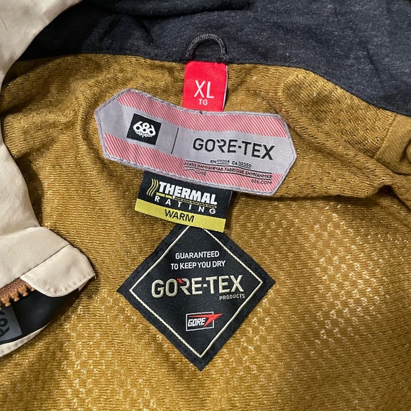 686 Men Gore Tex Ski Snowboard Shell Jacket XL worn once - Picture 4 of 10